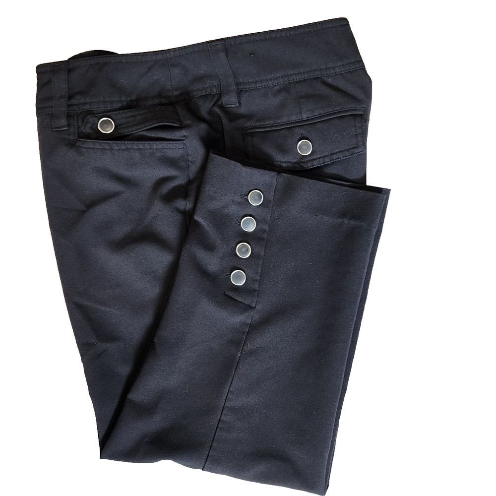 Larry Levine Womens Capri Length Pants Size 6 Black Buttons Designer Stretch